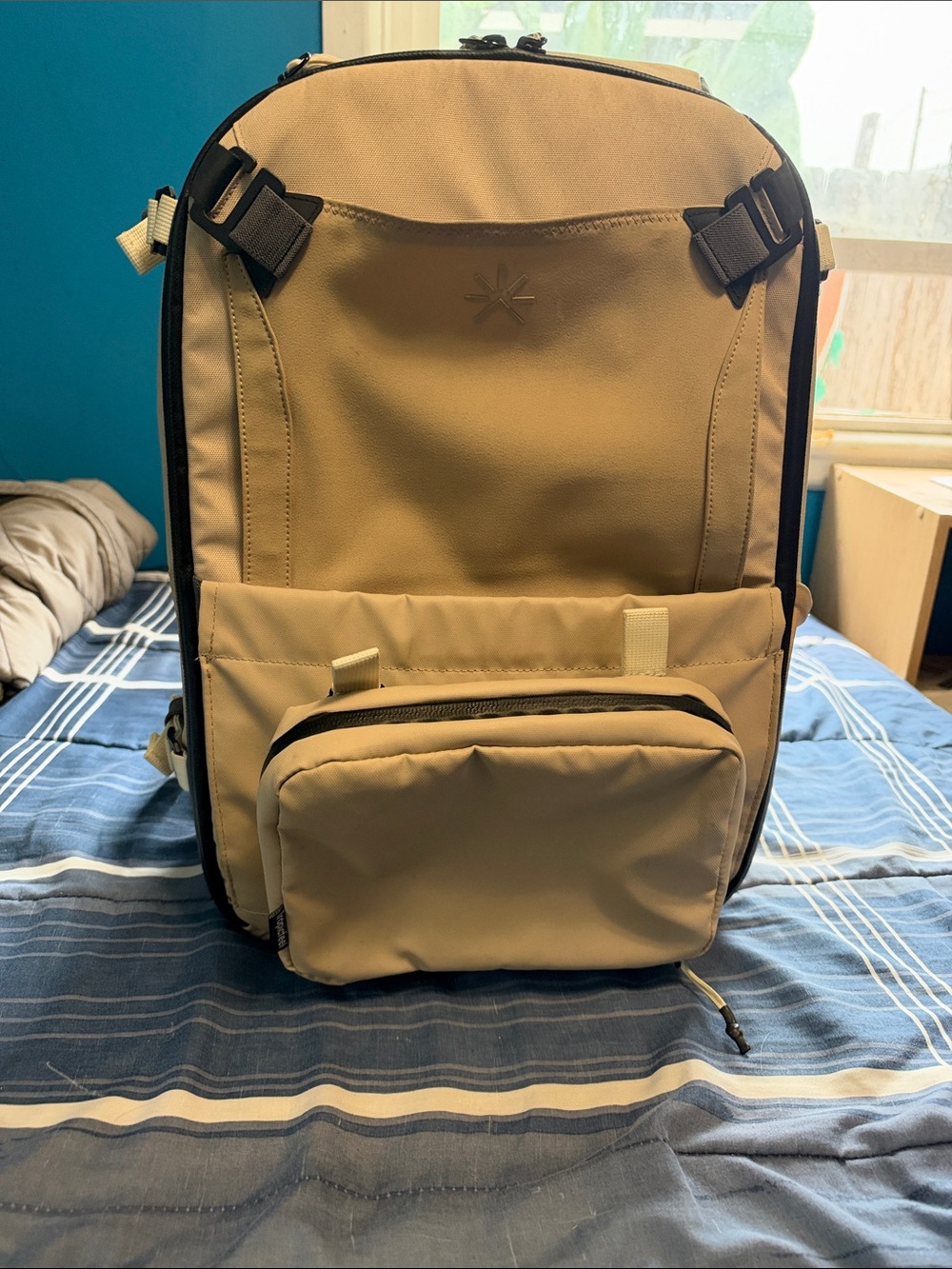 Tropicfeel Hive 1.0 Travel Backpack Bundle + Wardrobe System & Fidlock Toiletry